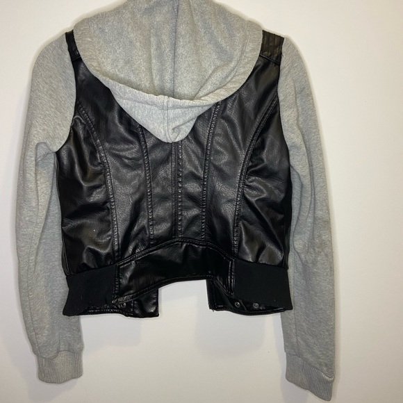 Leather vest hoodie - Picture 2 of 5